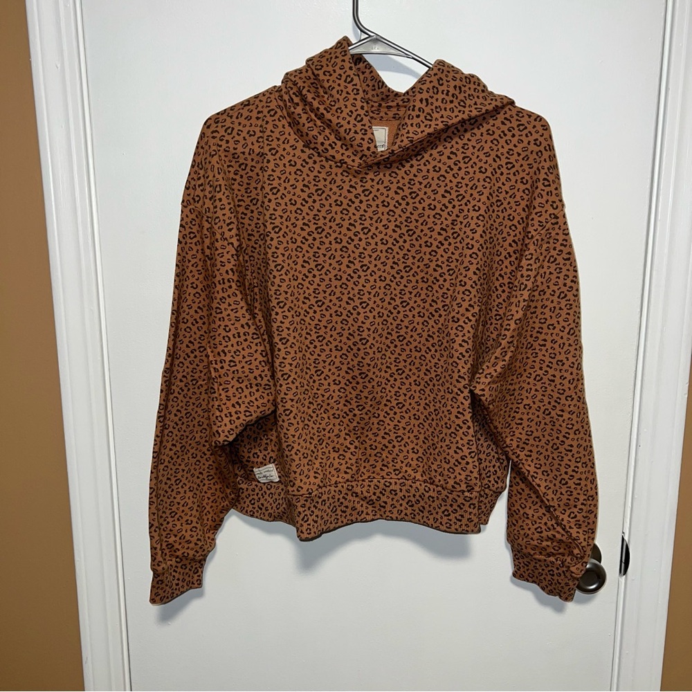 Simply Southern | Cropped Cheetah Print Sweatshirt